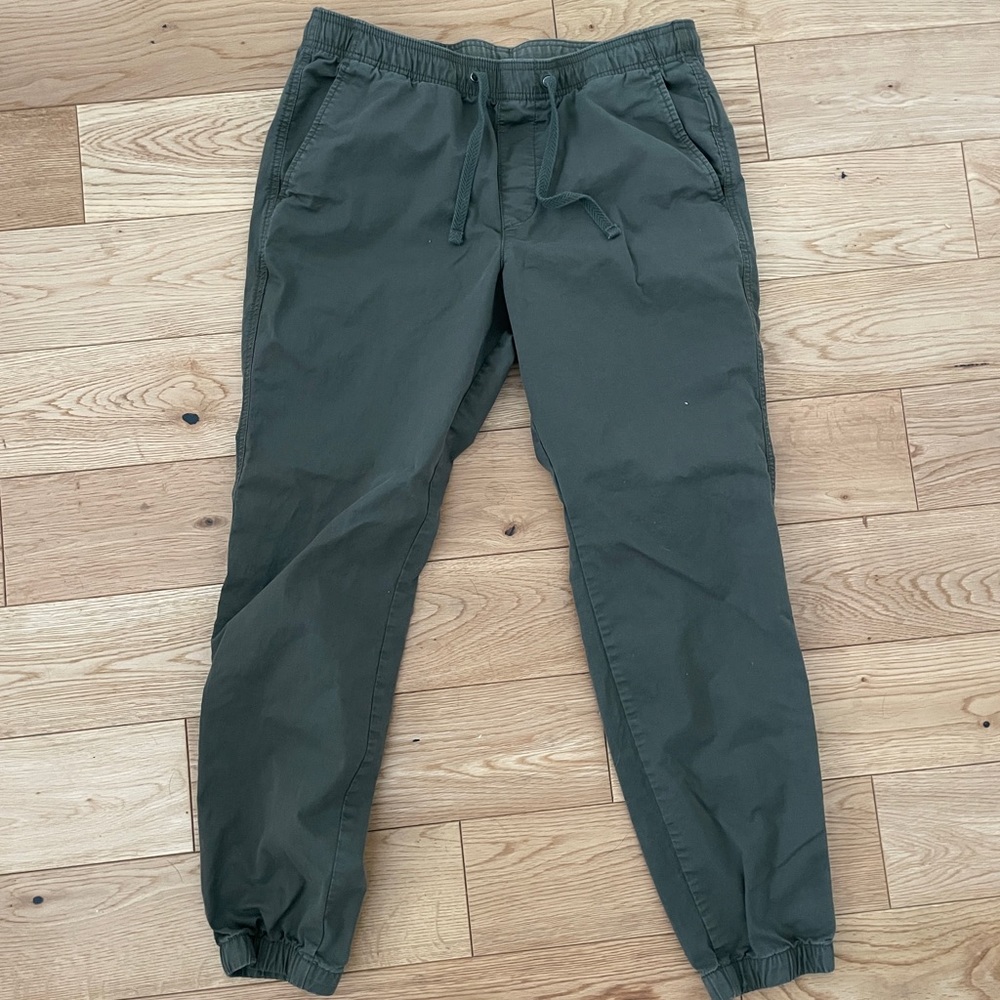 GAP slim canvas joggers, size MEDIUM, olive green.